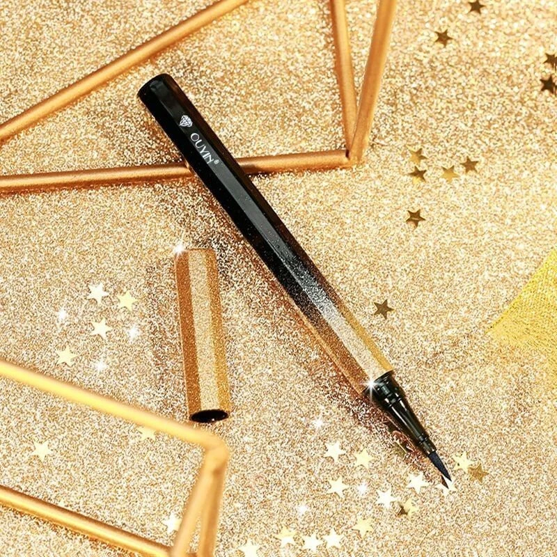 The Best Lip Liners for Long-Lasting Defined Lipstick Looks The Best Lip Liners for Long-Lasting Defined Lipstick Looks